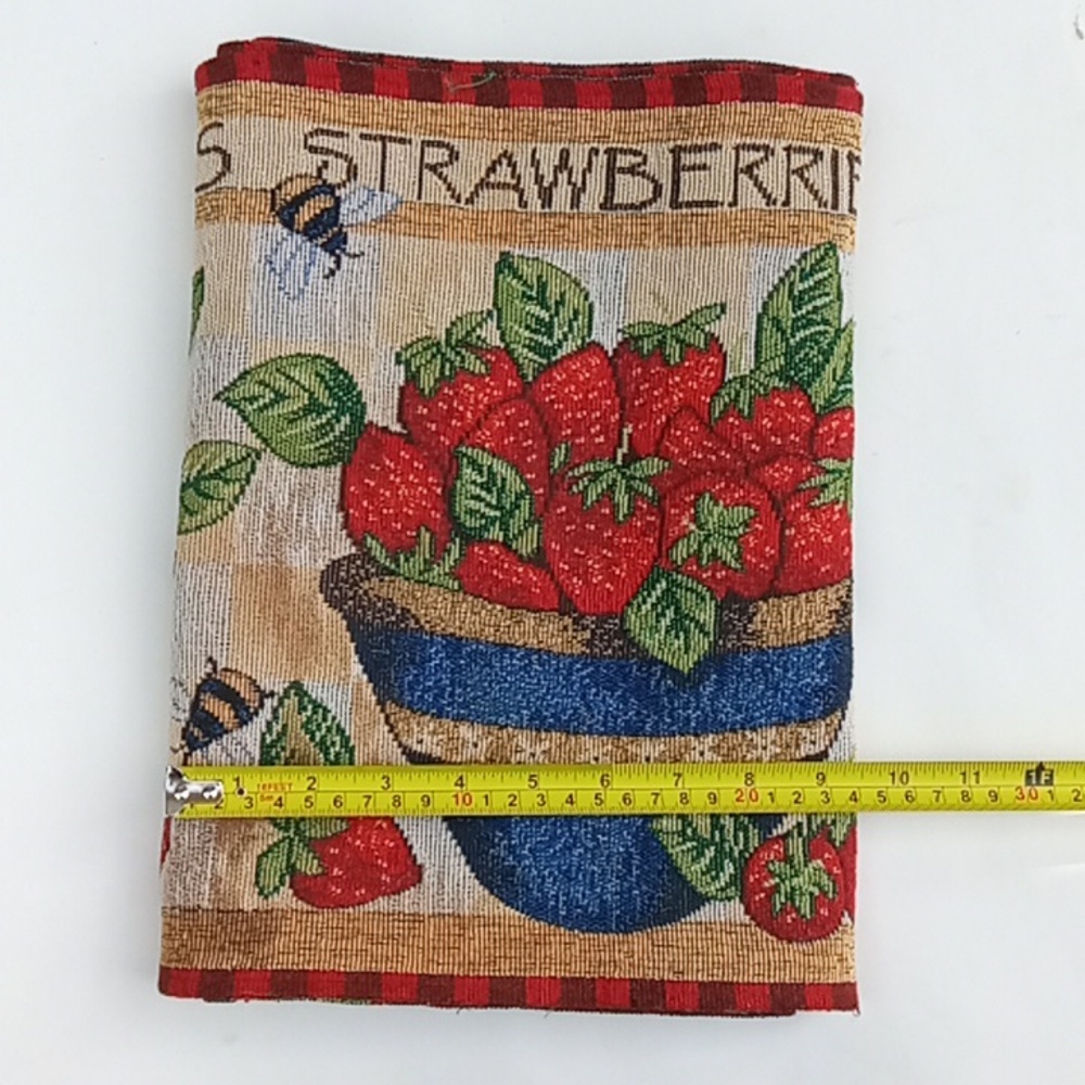 Vintage Summer Strawberry Table Runner - Picture 10 of 16